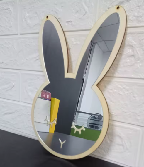 uroczy-prezent-lusterko-drewniane-kroliczek-dla-dzieci-na-swieta-i-urodziny